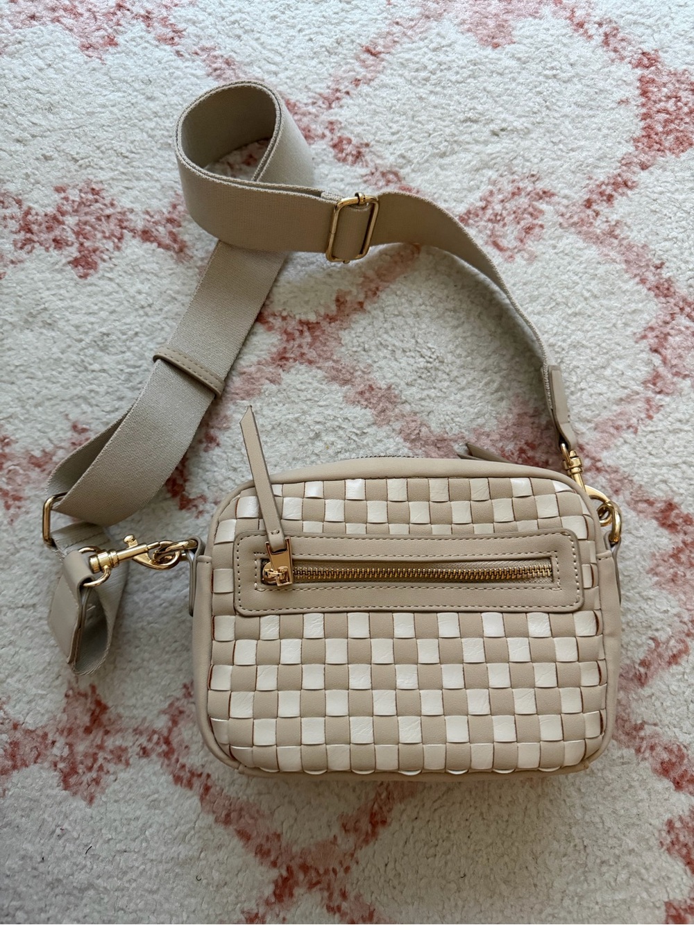 Universal Thread White and Tan Crossbody